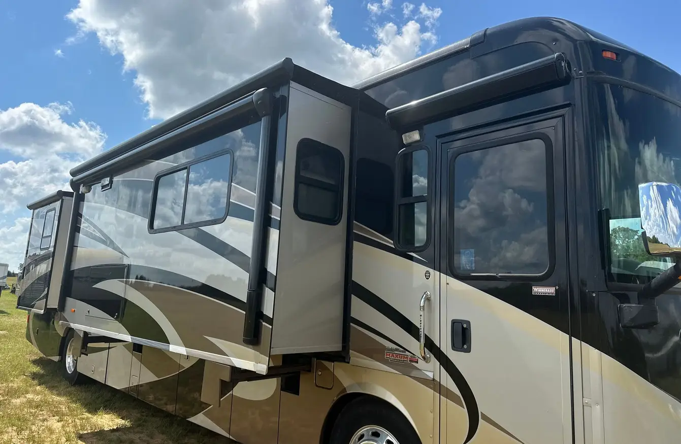 2012 Winnebago Journey RV For Sale | Low Miles | Live Auction