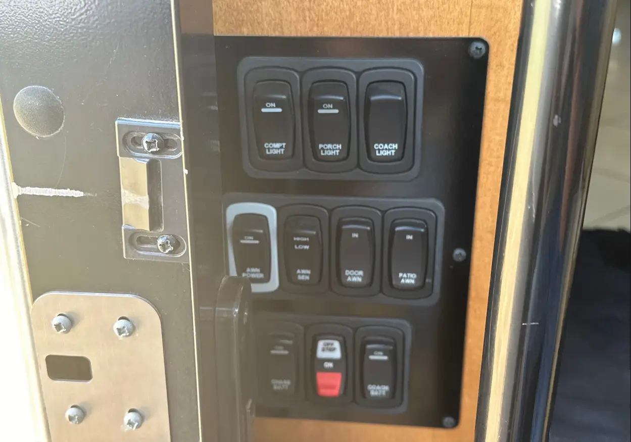 2012 Winnebago Journey RV For Sale | Low Miles | Live Auction