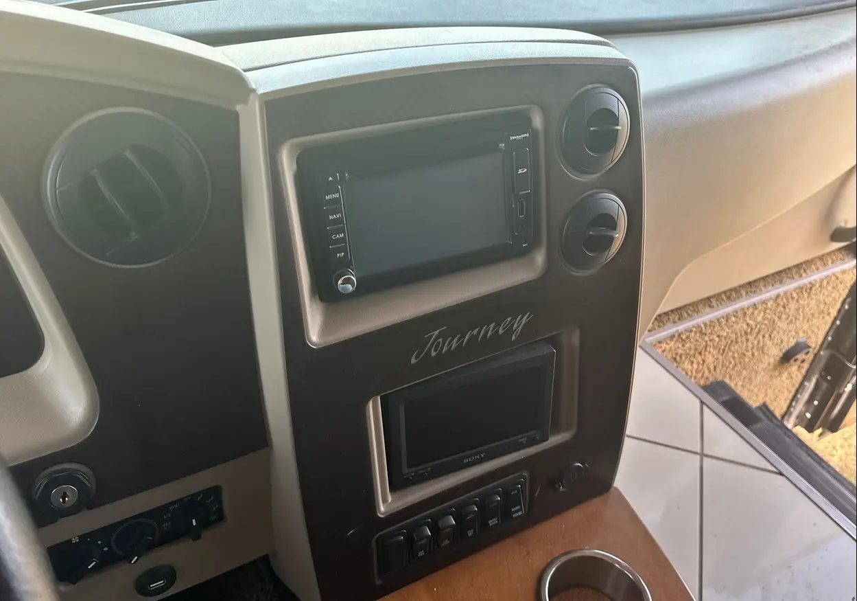 2012 Winnebago Journey RV For Sale | Low Miles | Live Auction