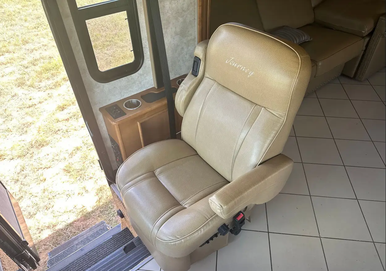 2012 Winnebago Journey RV For Sale | Low Miles | Live Auction