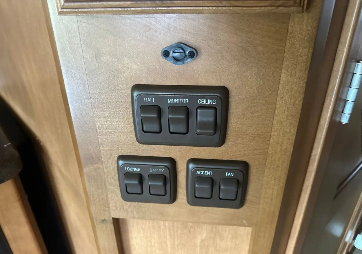 2012 Winnebago Journey RV For Sale | Low Miles | Live Auction