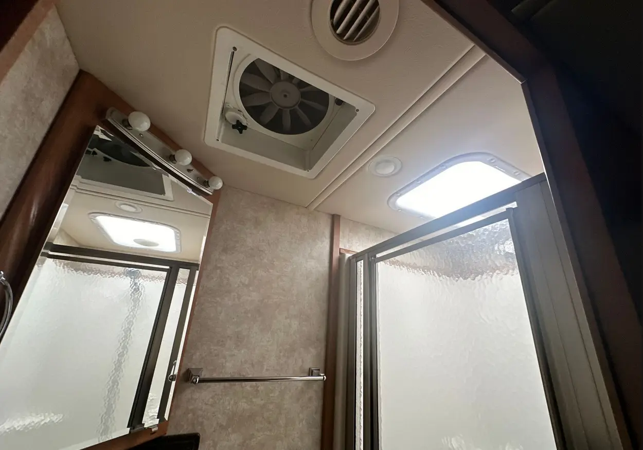 2012 Winnebago Journey RV For Sale | Low Miles | Live Auction