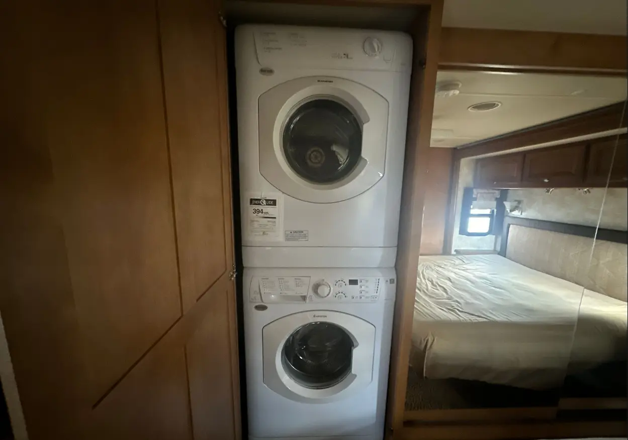 2012 Winnebago Journey RV For Sale | Low Miles | Live Auction