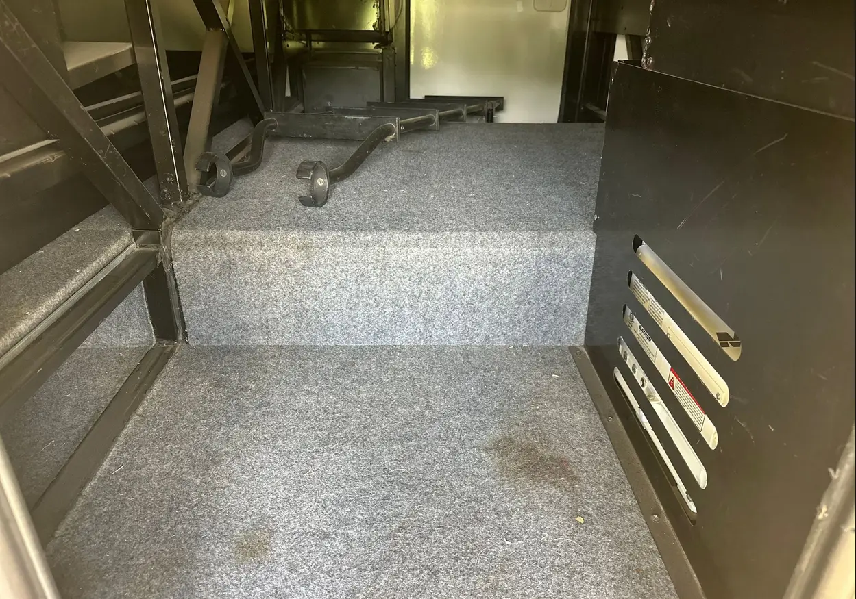 2012 Winnebago Journey RV For Sale | Low Miles | Live Auction