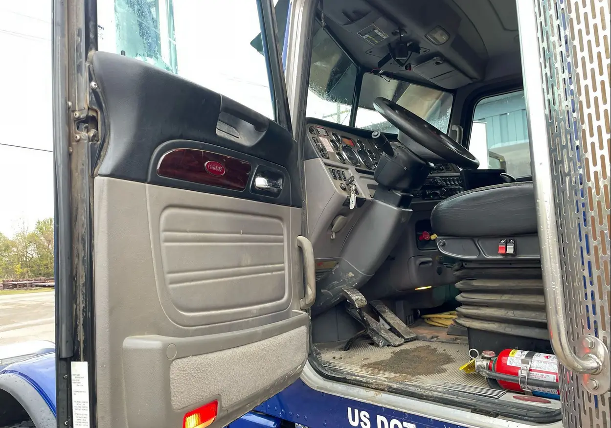 2013 Peterbilt 388 semi Truck For Sale | Low Miles | Live Auction