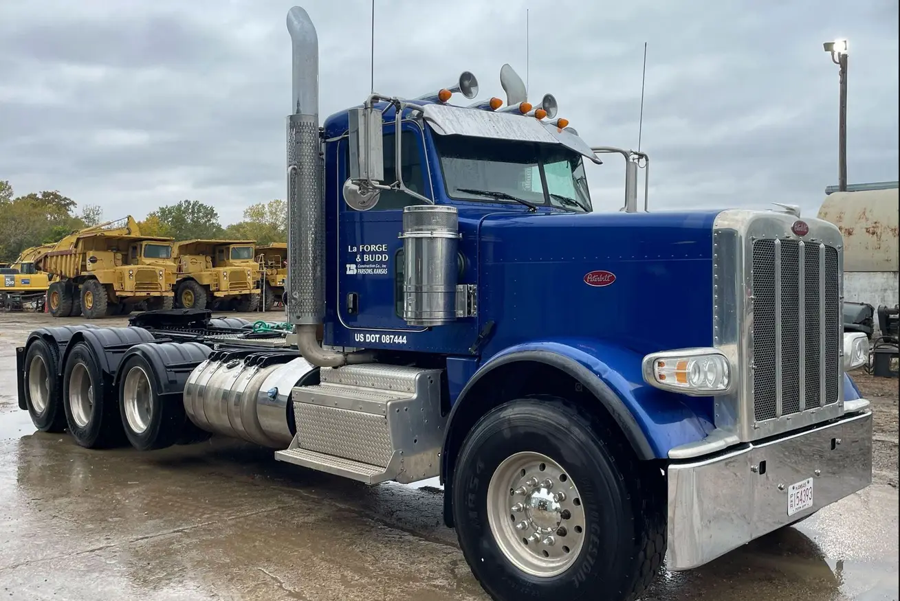 2013 Peterbilt 388 semi Truck For Sale | Low Miles | Live Auction