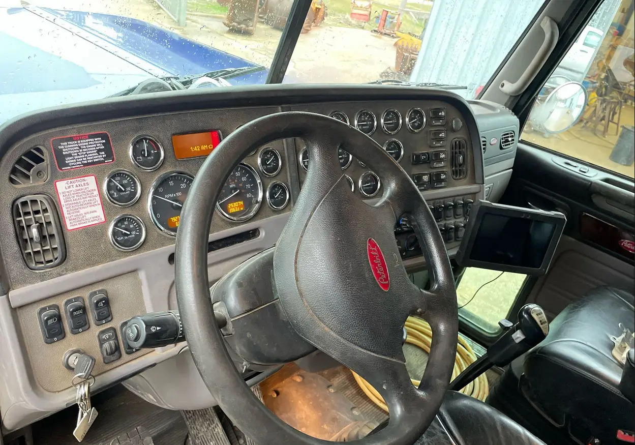 2013 Peterbilt 388 semi Truck For Sale | Low Miles | Live Auction