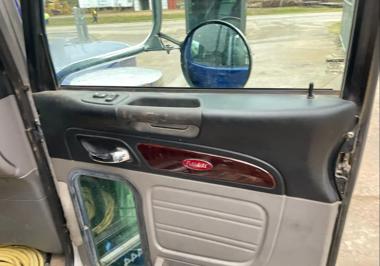 2013 Peterbilt 388 semi Truck For Sale | Low Miles | Live Auction