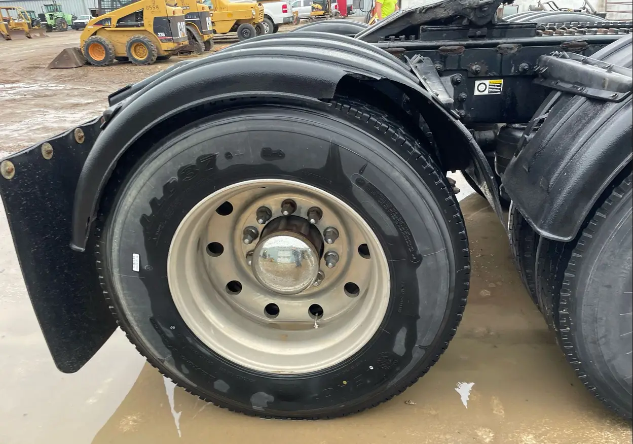 2013 Peterbilt 388 semi Truck For Sale | Low Miles | Live Auction