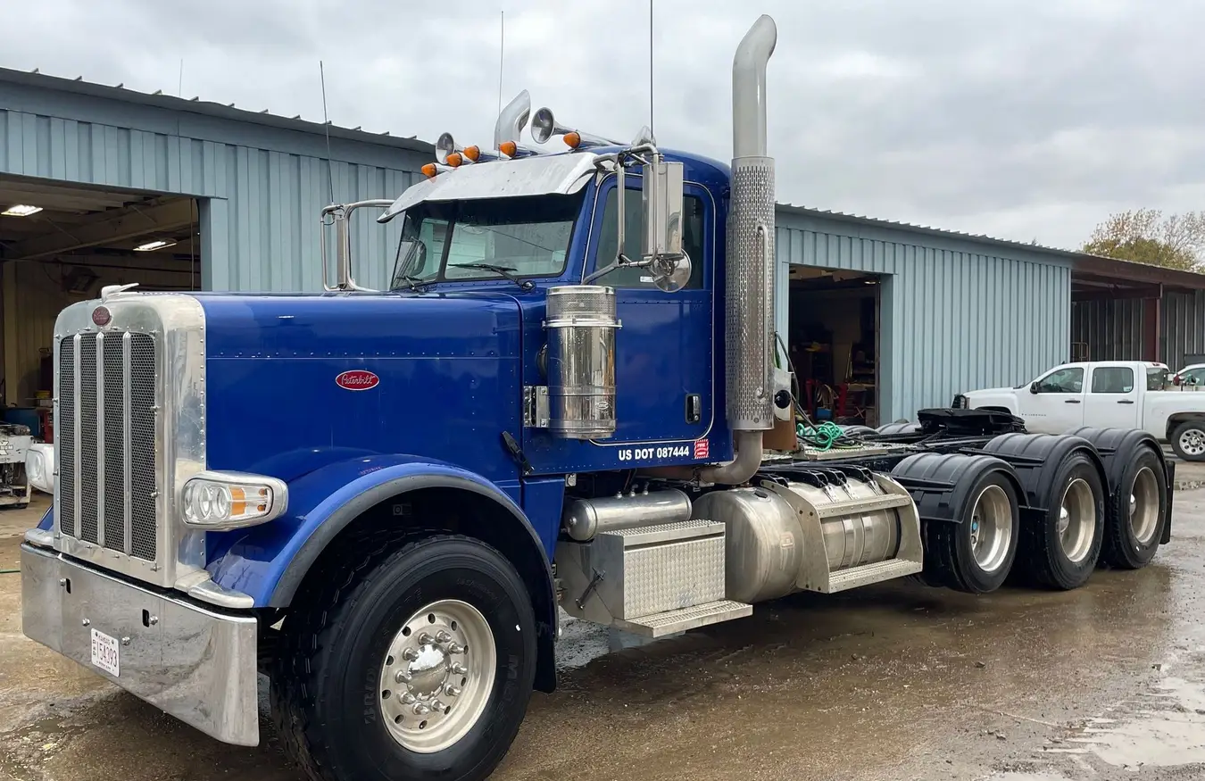 2013 Peterbilt 388 semi Truck For Sale | Low Miles | Live Auction