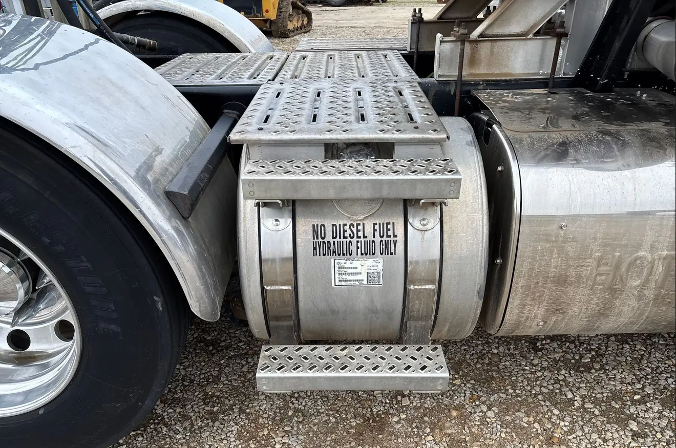 2014 Mack Titan TD713 semi Truck For Sale | Low Miles | Live Auction
