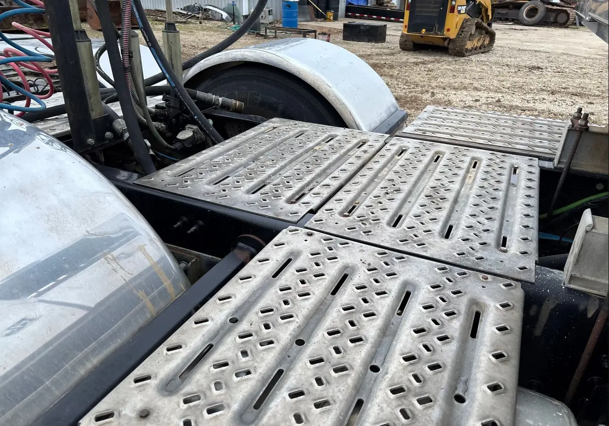 2014 Mack Titan TD713 semi Truck For Sale | Low Miles | Live Auction