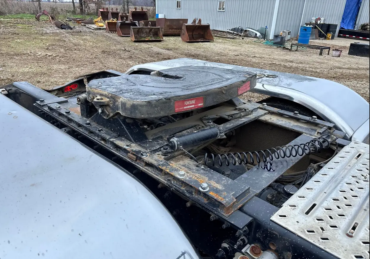 2014 Mack Titan TD713 semi Truck For Sale | Low Miles | Live Auction