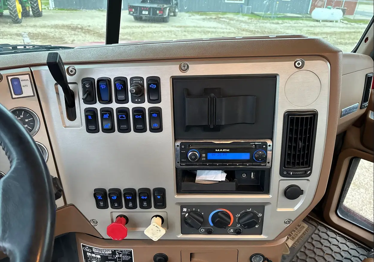 2014 Mack Titan TD713 semi Truck For Sale | Low Miles | Live Auction