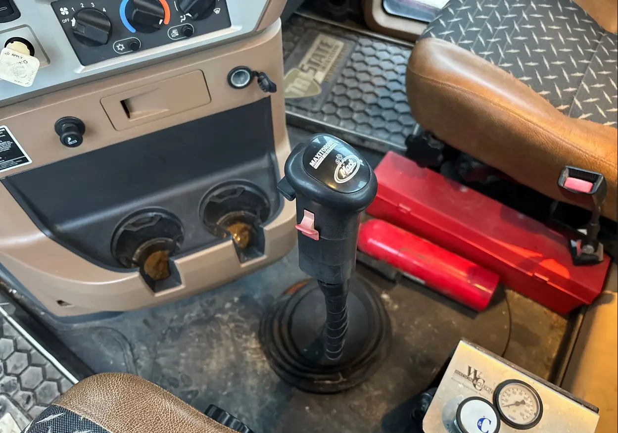 2014 Mack Titan TD713 semi Truck For Sale | Low Miles | Live Auction