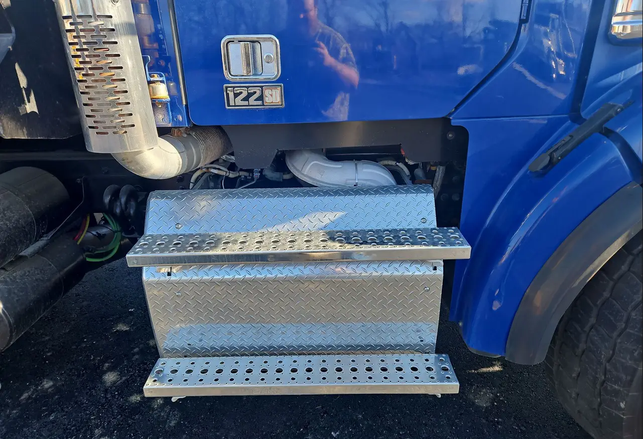 2016 Freightliner Coronado 122SD dump Truck For Sale | Low Miles | Live Auction