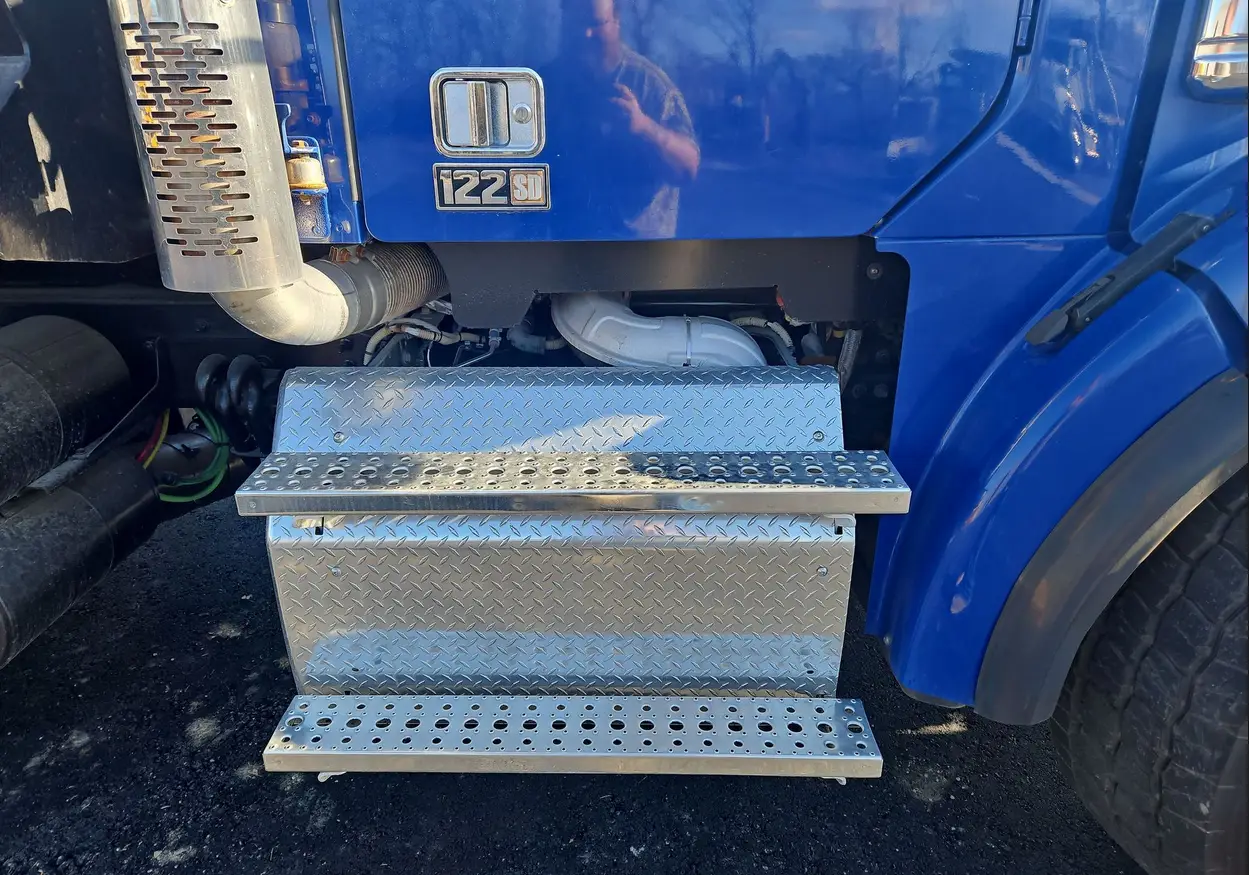 2016 Freightliner Coronado 122SD dump Truck For Sale | Low Miles | Live Auction