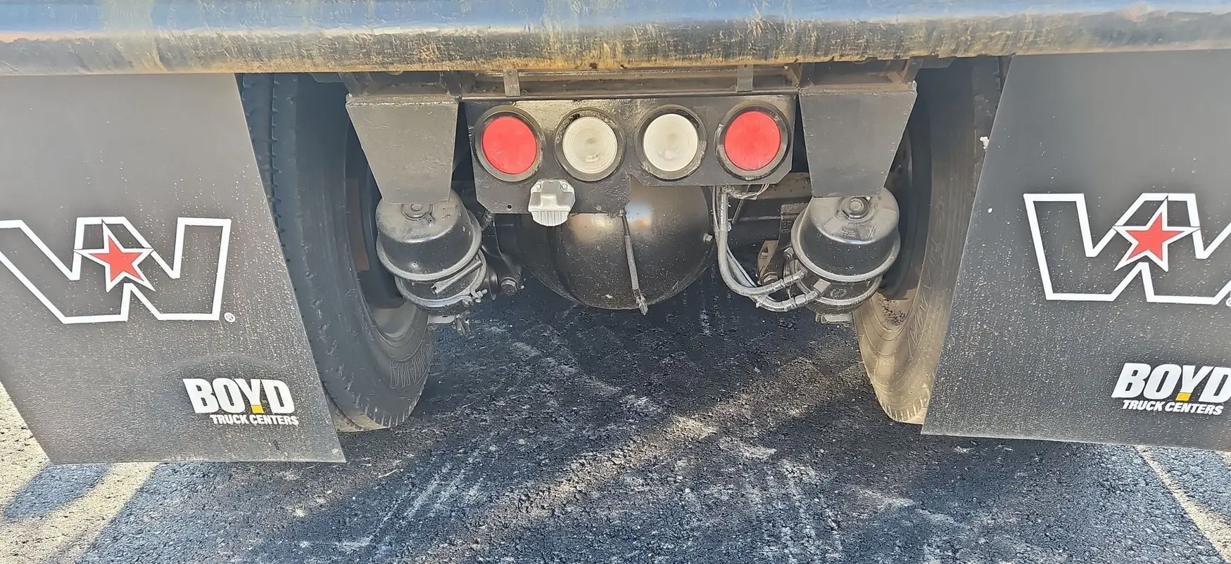 2016 Freightliner Coronado 122SD dump Truck For Sale | Low Miles | Live Auction