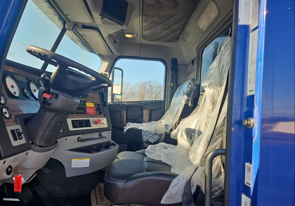 2016 Freightliner Coronado 122SD dump Truck For Sale | Low Miles | Live Auction