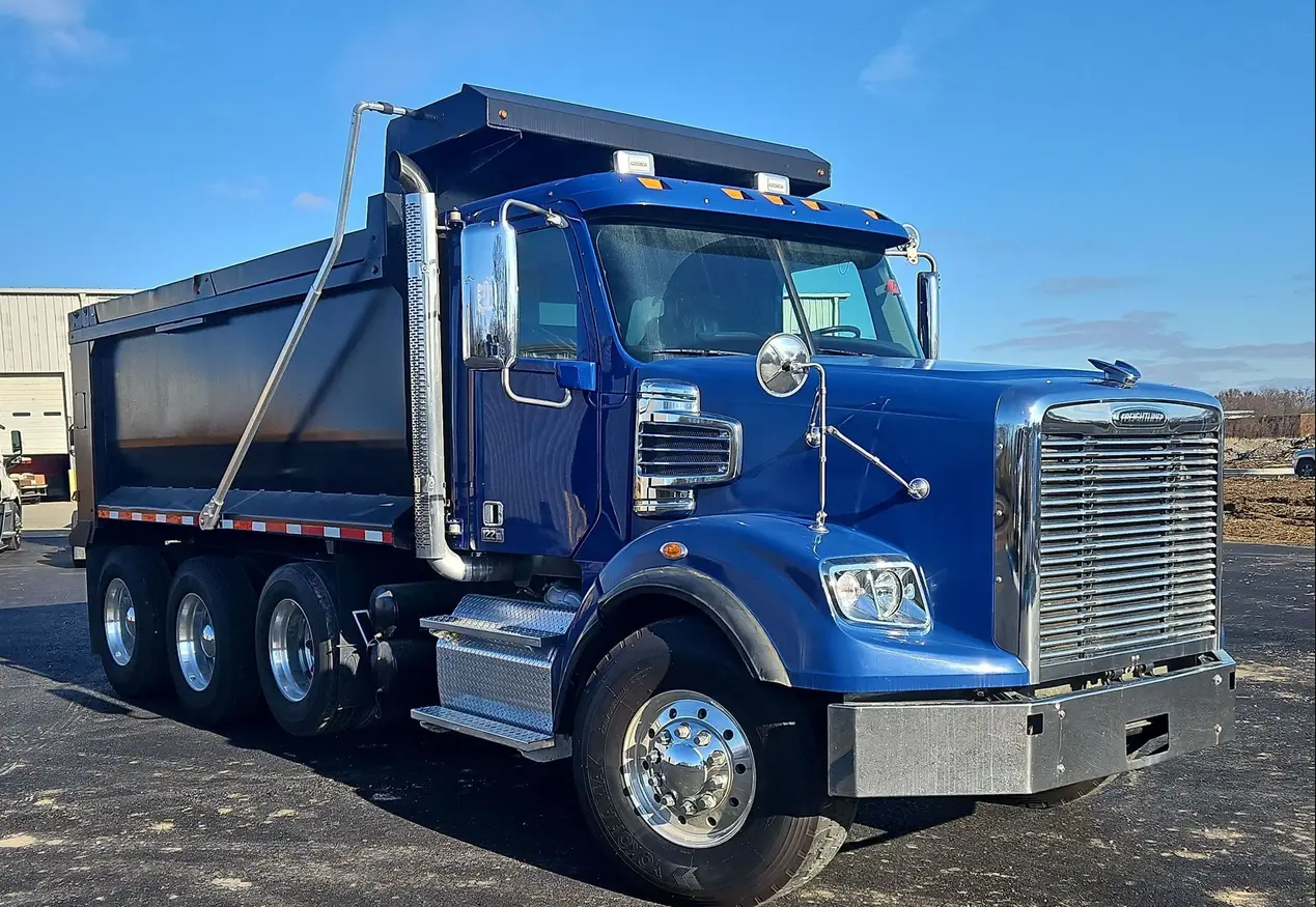 2016 Freightliner Coronado 122SD dump Truck For Sale | Low Miles | Live Auction