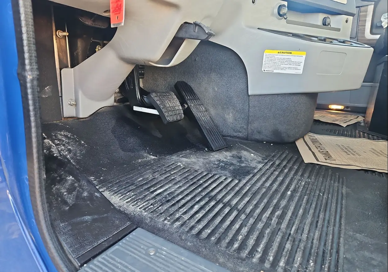 2016 Freightliner Coronado 122SD dump Truck For Sale | Low Miles | Live Auction