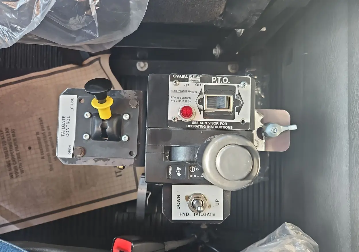 2016 Freightliner Coronado 122SD dump Truck For Sale | Low Miles | Live Auction