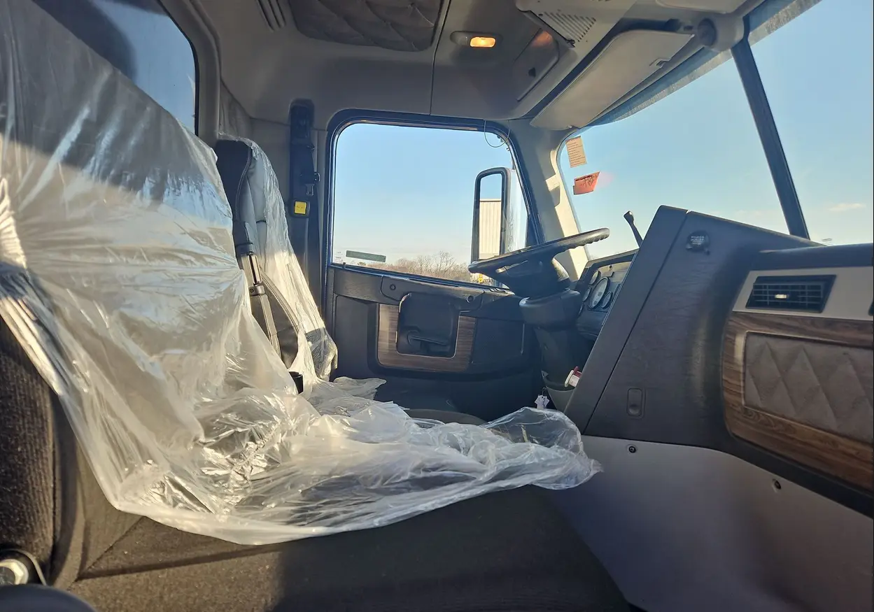 2016 Freightliner Coronado 122SD dump Truck For Sale | Low Miles | Live Auction
