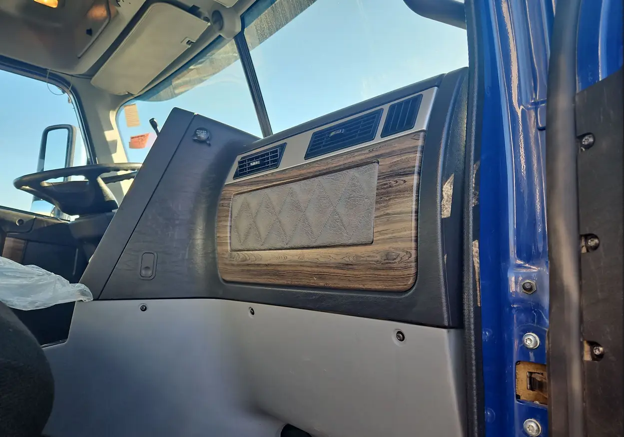 2016 Freightliner Coronado 122SD dump Truck For Sale | Low Miles | Live Auction