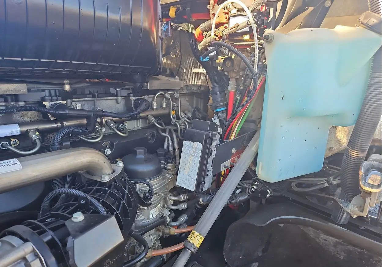 2016 Freightliner Coronado 122SD dump Truck For Sale | Low Miles | Live Auction