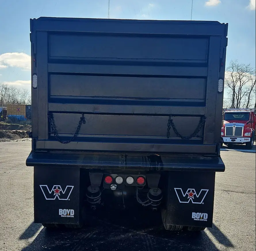 2016 Freightliner Coronado 122SD dump Truck For Sale | Low Miles | Live Auction