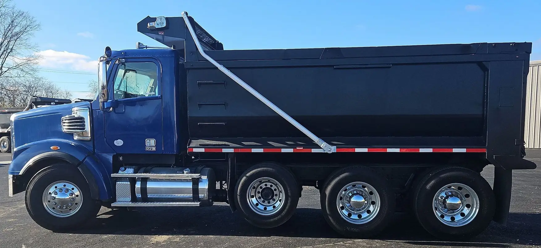 2016 Freightliner Coronado 122SD dump Truck For Sale | Low Miles | Live Auction