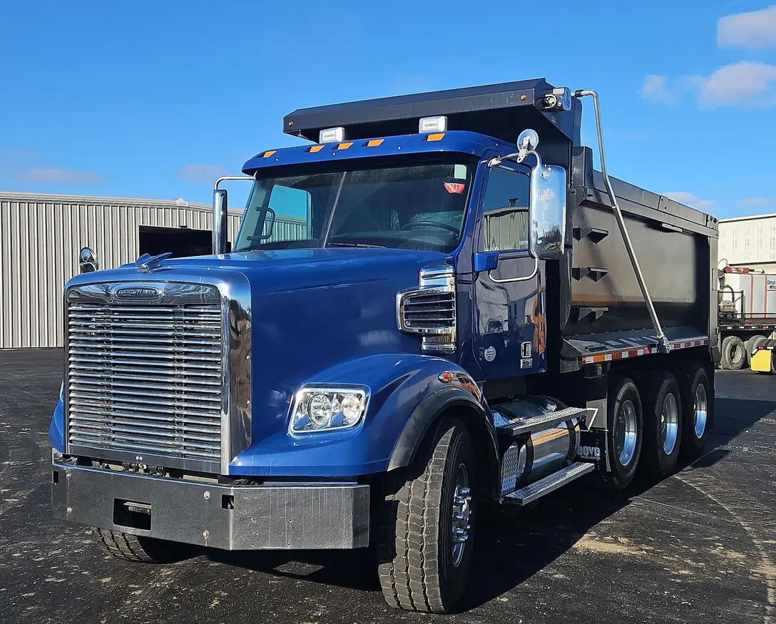 2016 Freightliner Coronado 122SD dump Truck For Sale | Low Miles | Live Auction