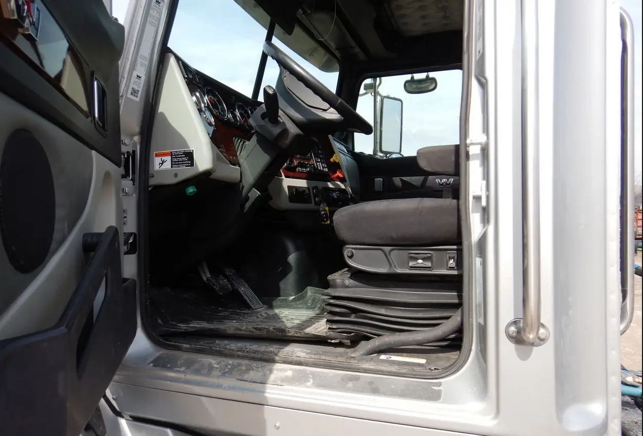 2020 Western Star 4700SB semi Truck For Sale | Low Miles | Live Auction