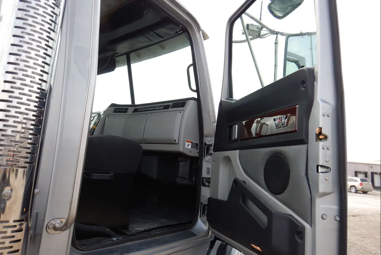 2020 Western Star 4700SB semi Truck For Sale | Low Miles | Live Auction