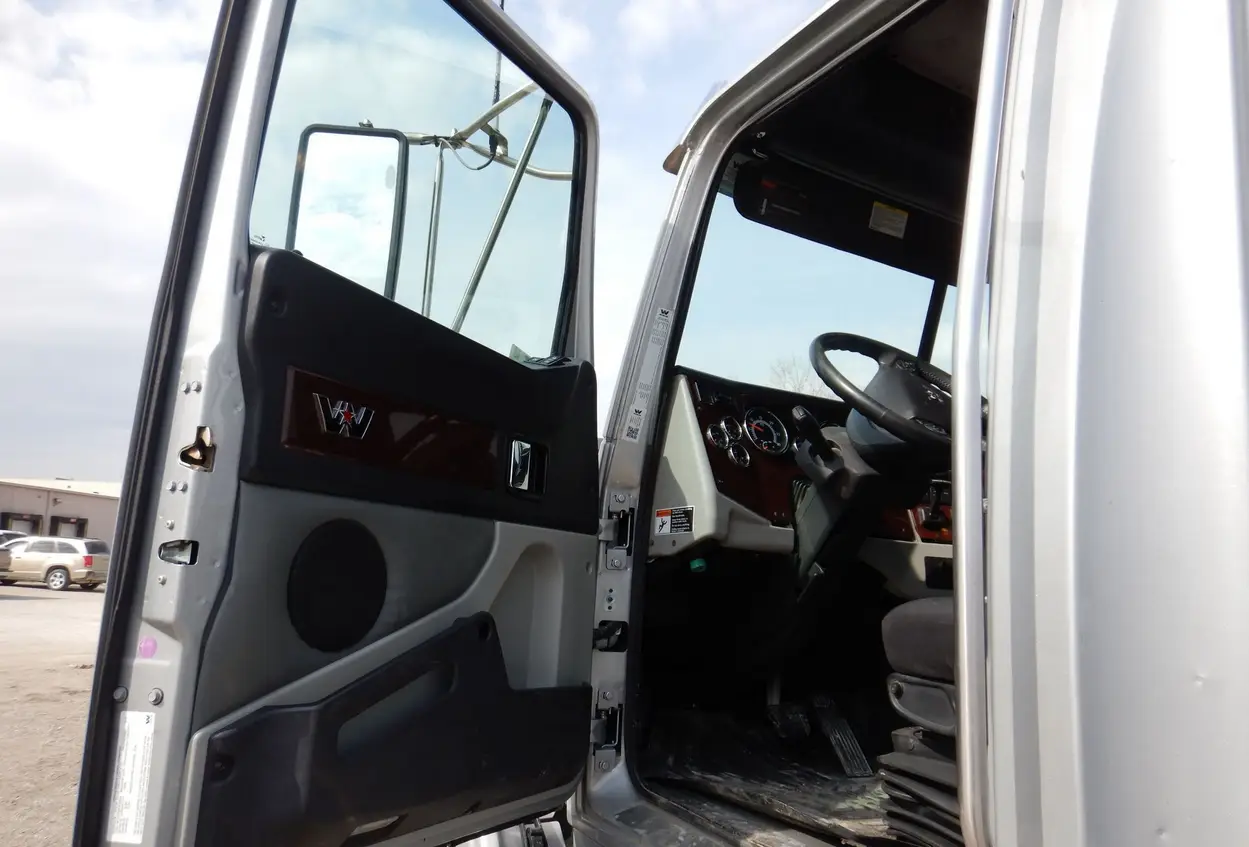 2020 Western Star 4700SB semi Truck For Sale | Low Miles | Live Auction