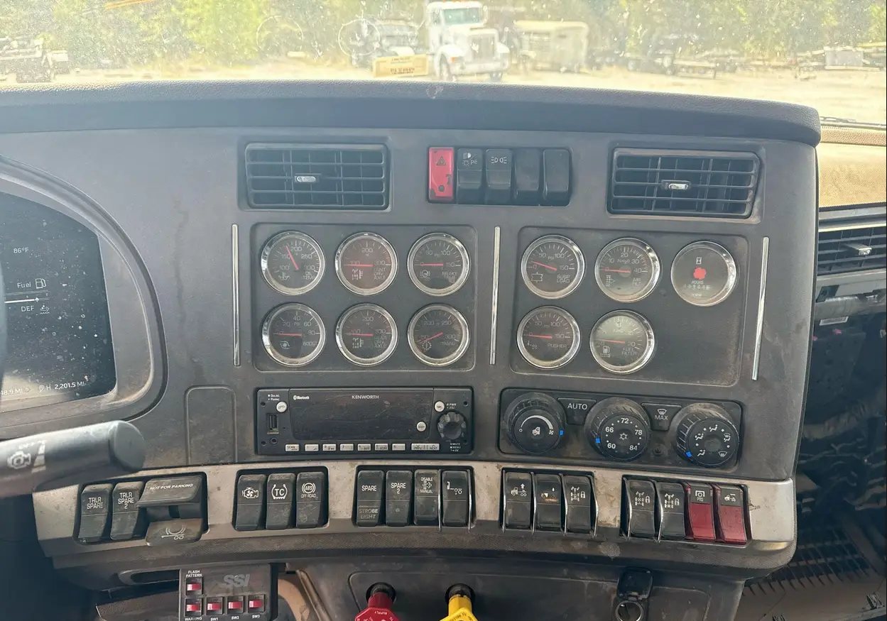 2022 Kenworth T880 semi Truck For Sale | Low Miles | Live Auction