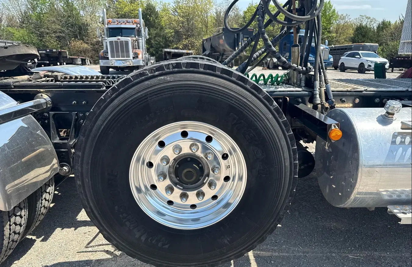 2022 Kenworth T880 semi Truck For Sale | Low Miles | Live Auction