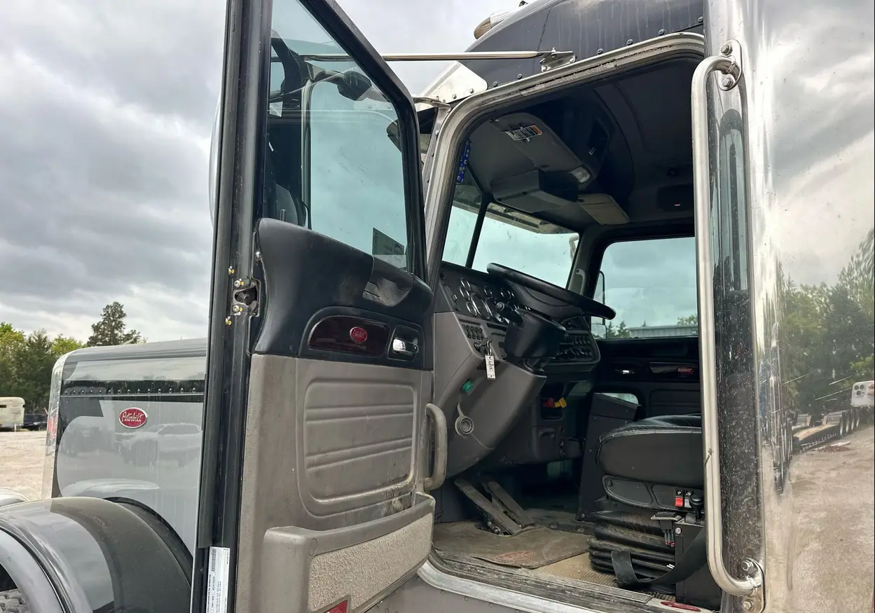 2022 Peterbilt 389 semi Truck For Sale | Low Miles | Live Auction