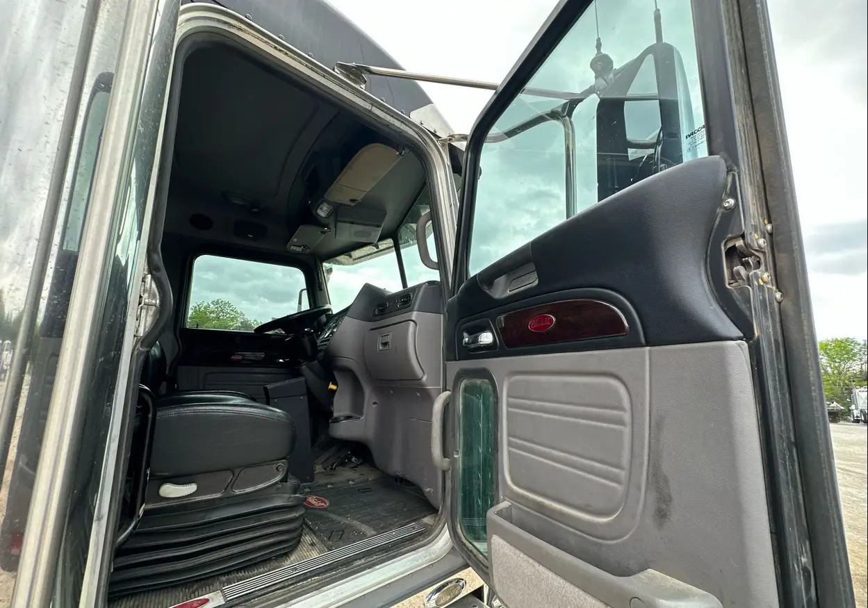 2022 Peterbilt 389 semi Truck For Sale | Low Miles | Live Auction