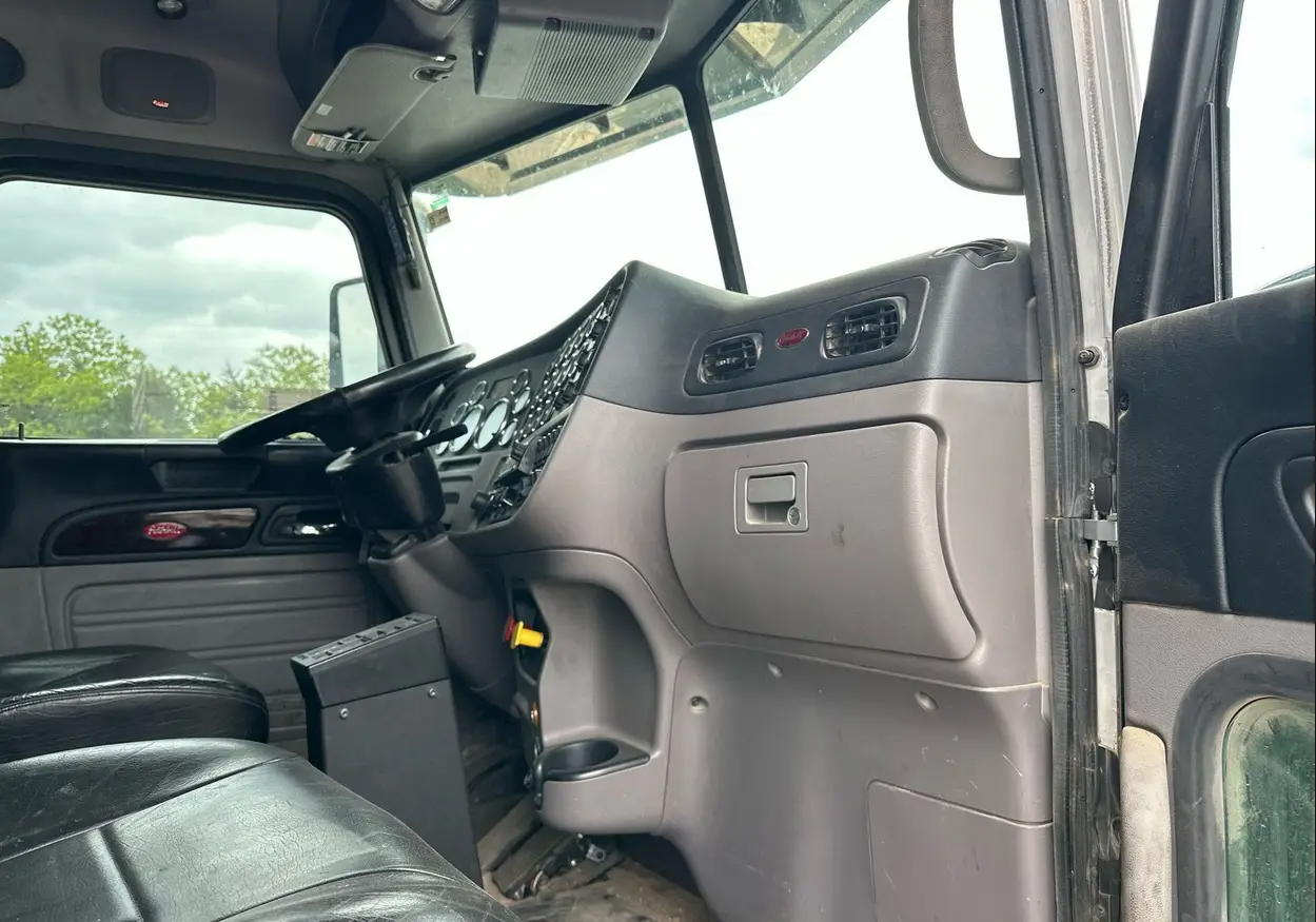 2022 Peterbilt 389 semi Truck For Sale | Low Miles | Live Auction
