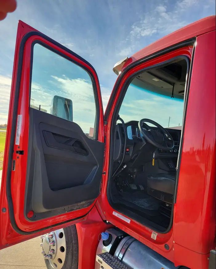 2023 Kenworth T280 rollback Truck For Sale | Low Miles | Live Auction