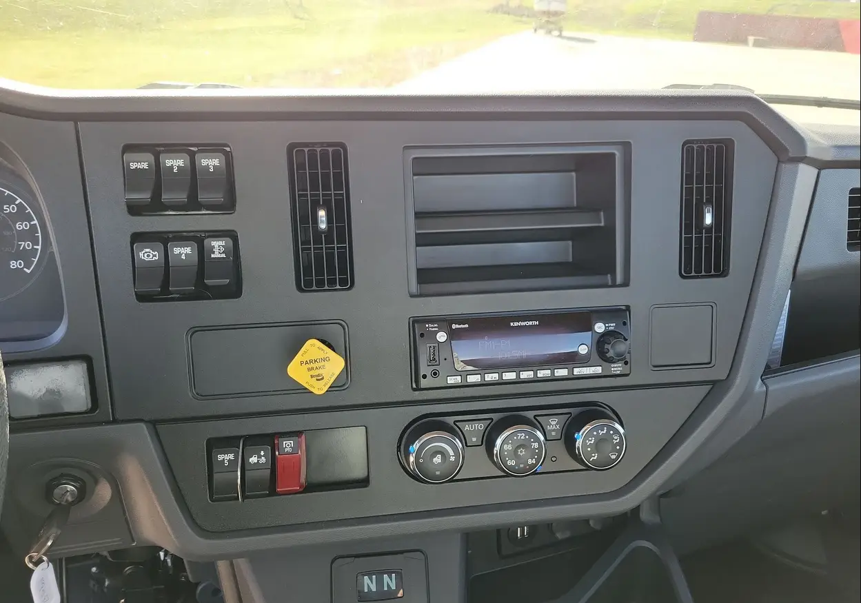 2023 Kenworth T280 rollback Truck For Sale | Low Miles | Live Auction