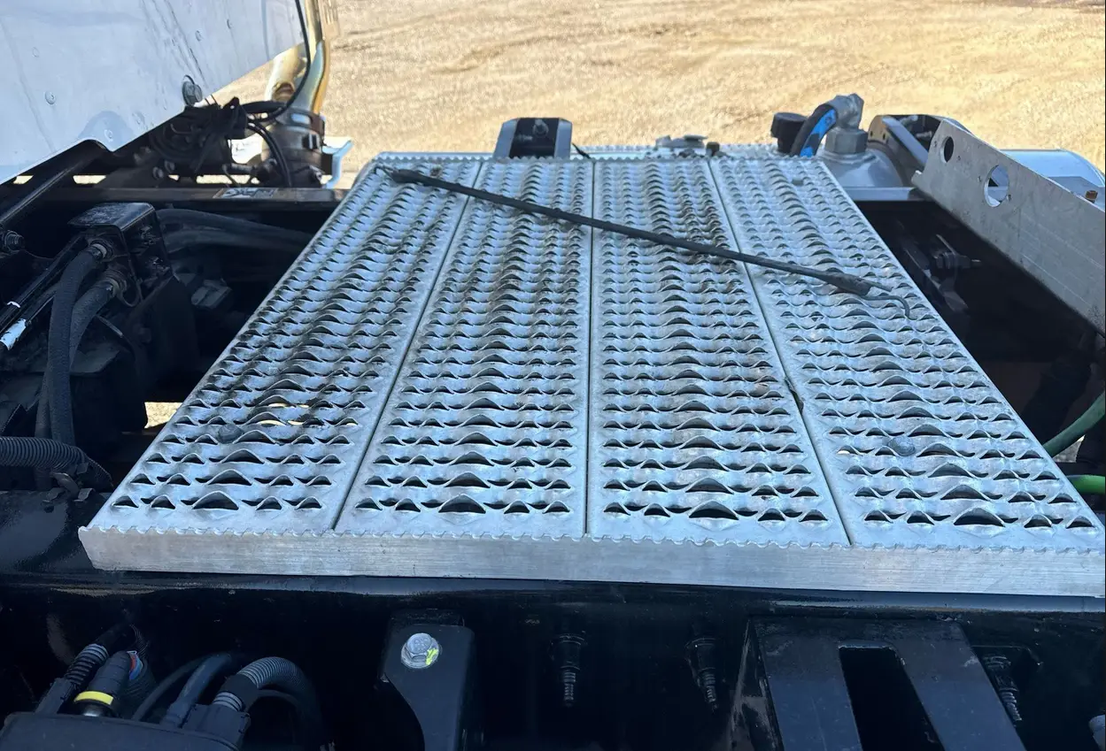 2023 Peterbilt 567 semi Truck For Sale | Low Miles | Live Auction