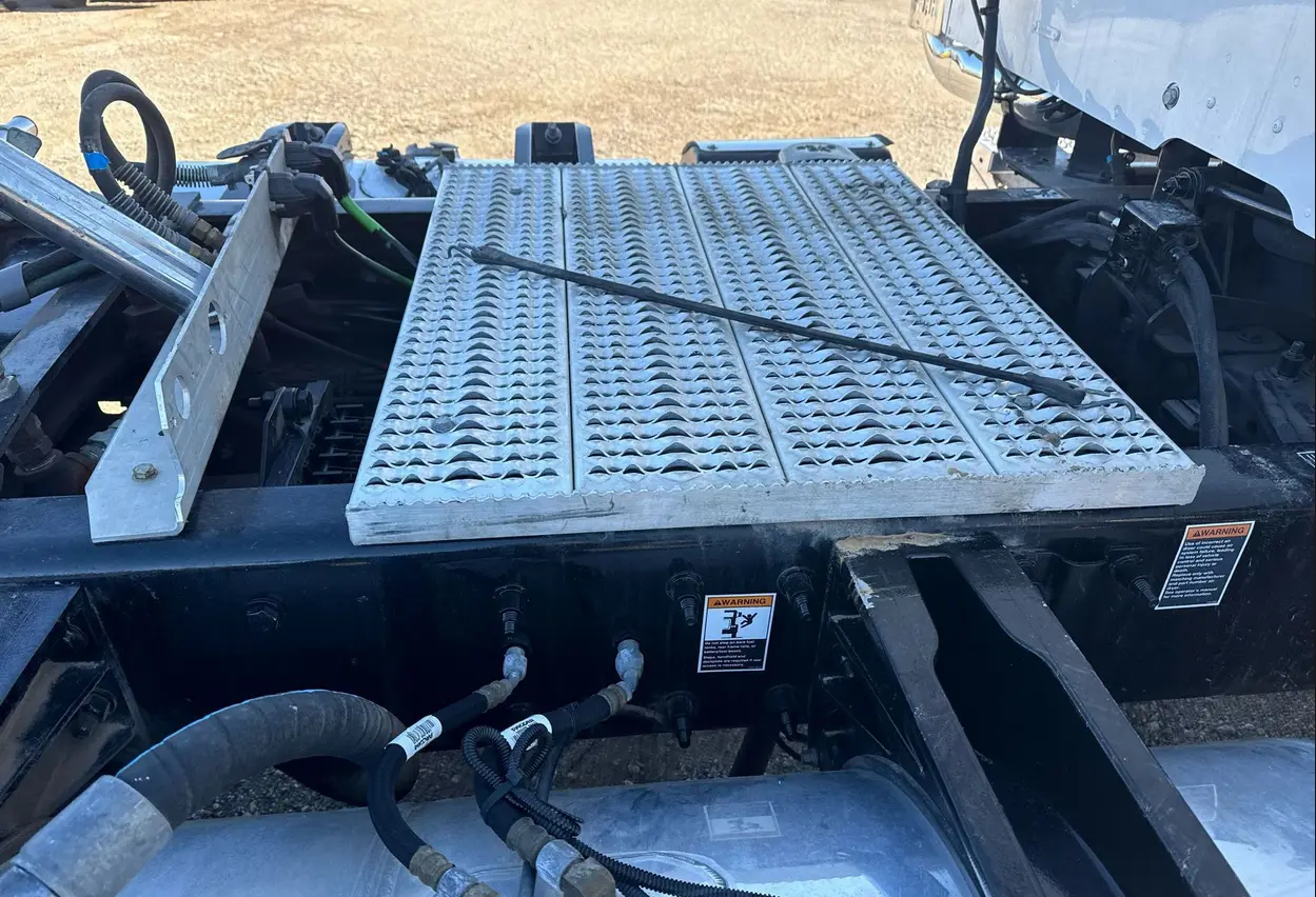 2023 Peterbilt 567 semi Truck For Sale | Low Miles | Live Auction