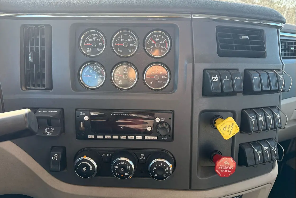 2023 Peterbilt 567 semi Truck For Sale | Low Miles | Live Auction
