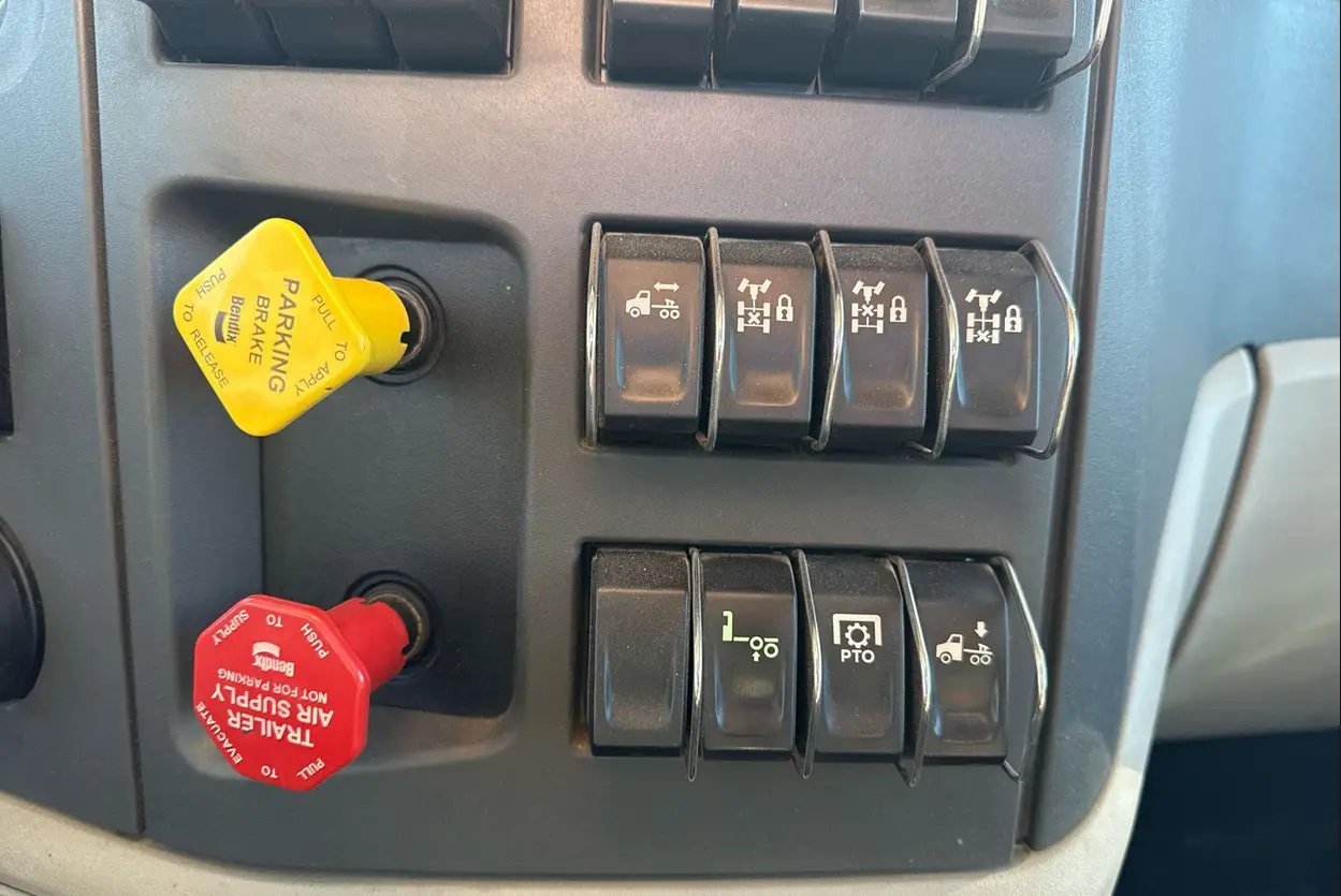 2023 Peterbilt 567 semi Truck For Sale | Low Miles | Live Auction