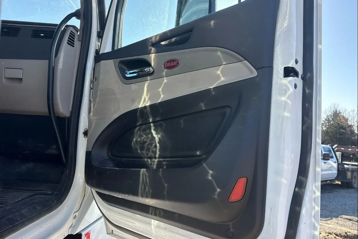 2023 Peterbilt 567 semi Truck For Sale | Low Miles | Live Auction