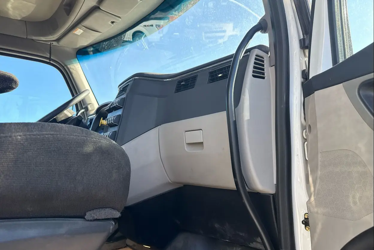 2023 Peterbilt 567 semi Truck For Sale | Low Miles | Live Auction