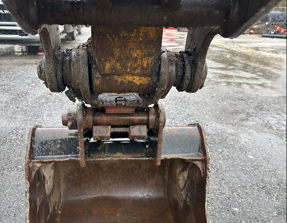 2017 Caterpillar 305E2 mini excavator For Sale | Low Hours | Live Auction