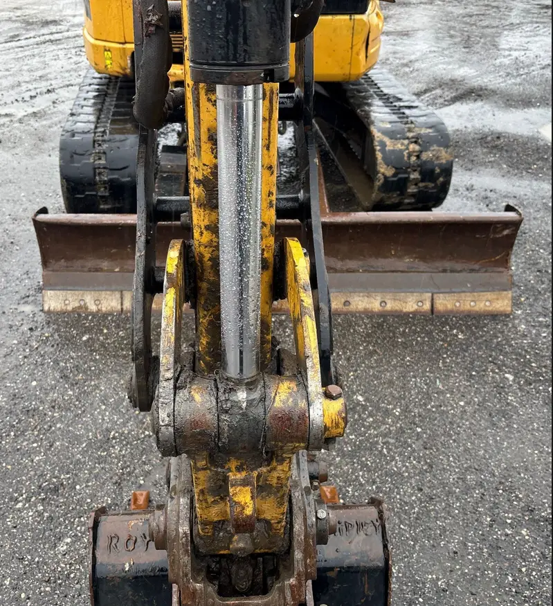 2017 Caterpillar 305E2 mini excavator For Sale | Low Hours | Live Auction